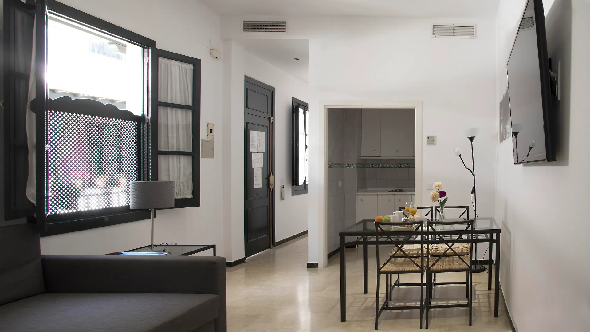 Corral De Los Chicharos Apartment Seville