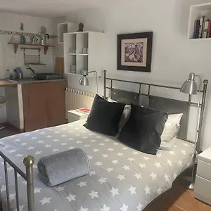 https://retreat-studio.balearic-islands.net